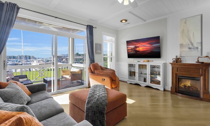 Fairfield Harbour Casa | The Captain’s Quarters