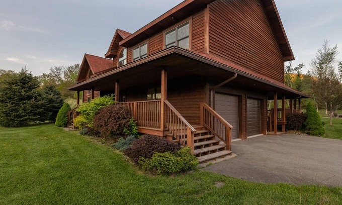 Snowshoe Casa | The Cardinal Retreat by Casago
