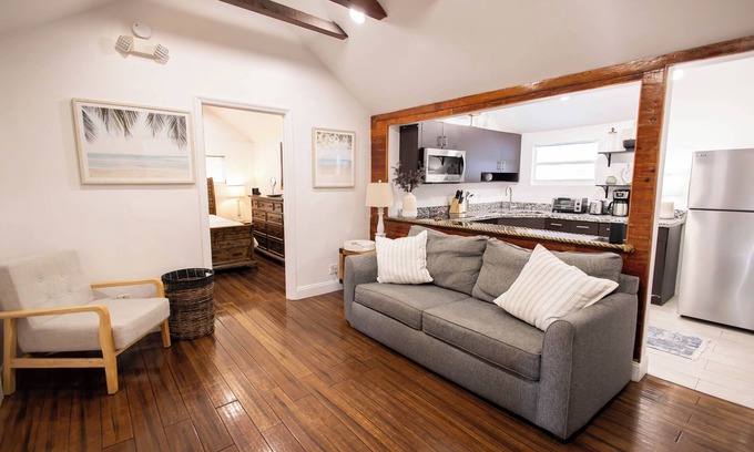 Meadows Condominio | The Caroline Suite | 1 bed, 1 bath condo w/shared pool