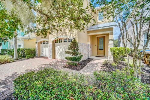 Bay Lake Casa | The Carpe Diem