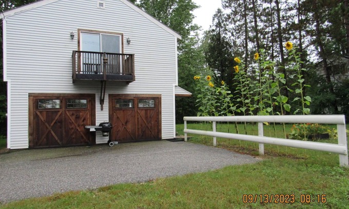 Stoneham Casa | The Carriage House, available four seasons on lake Keewaydin