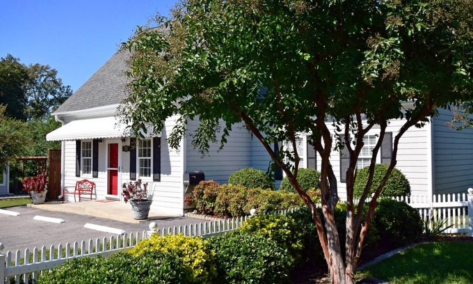 Cary Casa | The Cary Cottage 1 BR 1 BA Privado para 4 personas - Downtown Cary, Eat Drink Play Shop