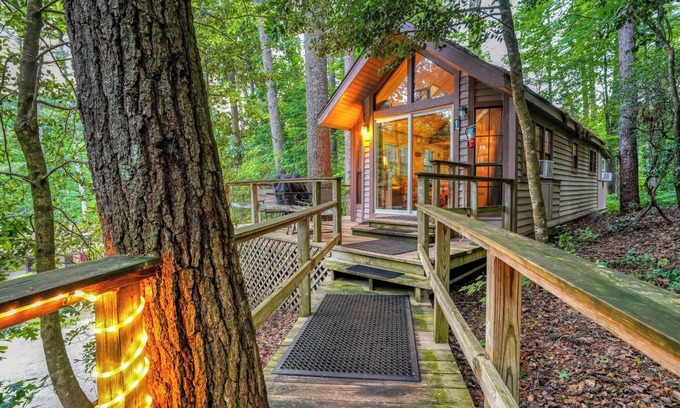 Wiley Cabina | The Cascades Inn