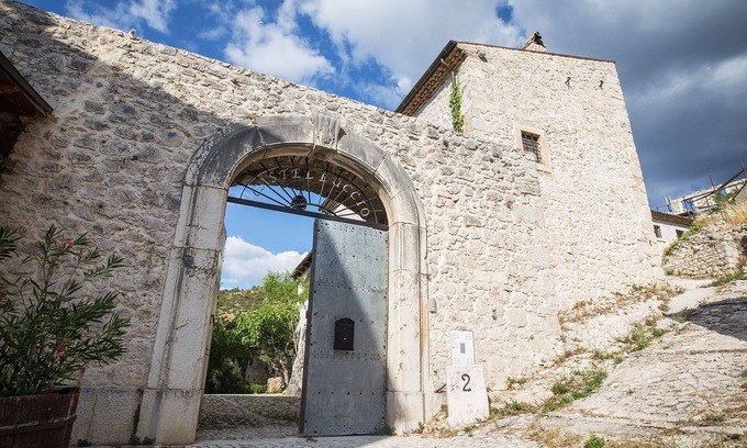 Lecce nei Marsi Otro | EL CASTELLUCCIO El pequeño castillo antiguo en el Parque Nacional de los Abruzos