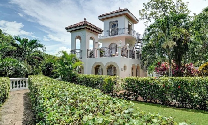 Esparza Casa | The Castle, a Luxury 10-Bedroom Villa with Chef Included, Esparza.