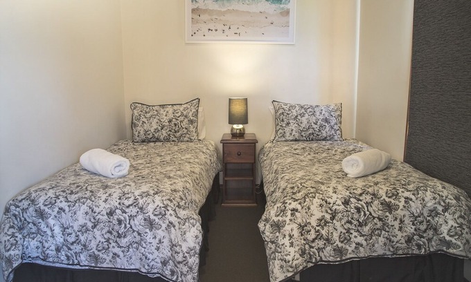 Albany Casa | The Castle - Heart of Albany