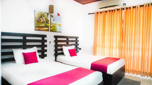 Dambulla Hotel | The Cave Regal Hotel