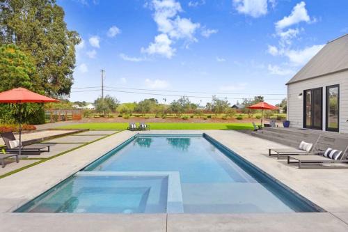 Sonoma Casa | The Central Farmhouse Sonoma Pool Hot Tub Bocce