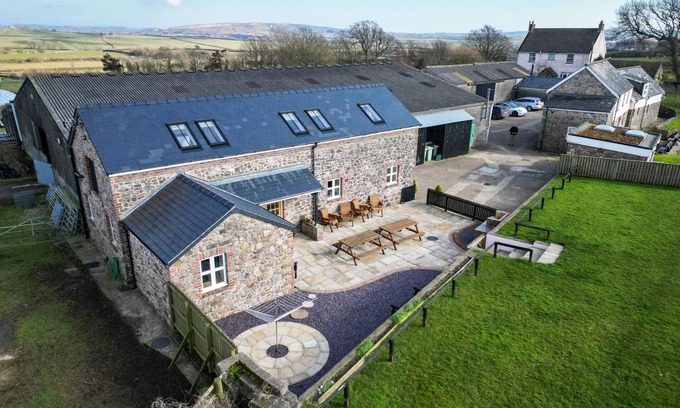 Llangennith Casa | The Chaffhouse - 4 Bedroom - Llangennith