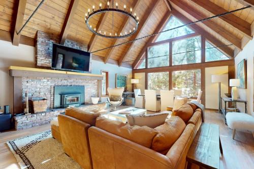 Round Hill Village Casa | The Chalet