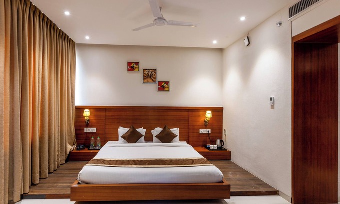 Indore Hotel | THE CHANDRA LEELA