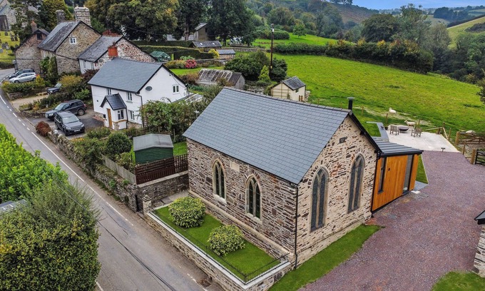 Brompton Regis Cabaña | The Chapel, Brompton Regis