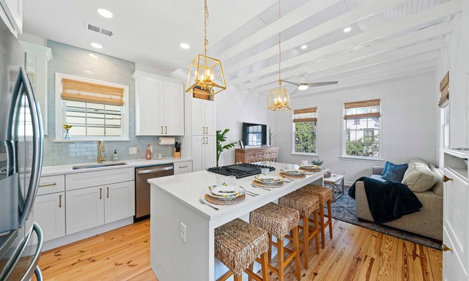 Westside Casa | The Charleston Suite: The Harper Suite