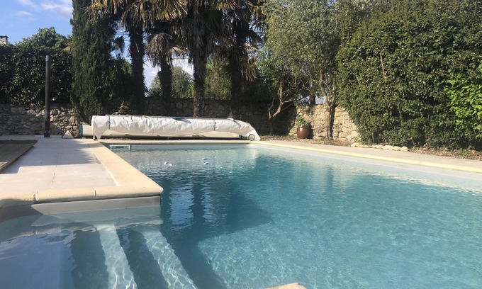 Larressingle Casa | EL ENCANTO DE UNA CASA DE PUEBLO CON PISCINA ENTRE VIÑEDOS Y ciudad fortificada
