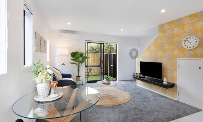 Lower Hutt Casa | The Charming Getaway: 1BR Home