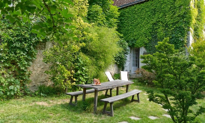 Ferriere-Larcon Casa | The Charron's house