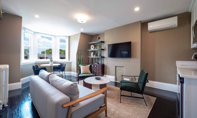 South End Apartamento | The Chester: Modern, Cool, Heart Of South End