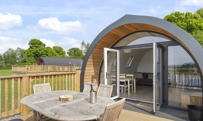 Hertford Casa | The Chicken Coop by Interhome