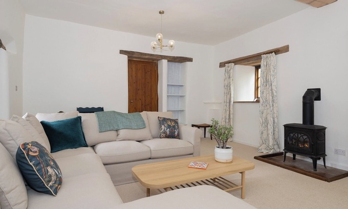 Crediton Cabaña | The Cider Barn is a beautiful, three-bedroom, rural retreat.