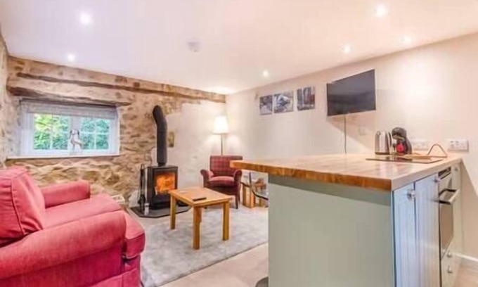 Blaisdon Casa | The Cider Press, countryside romantic cottage with hot tub