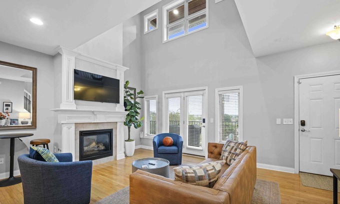 Covington Condominio | The Cincy Staycation - City Views