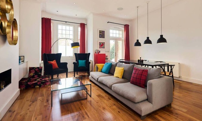 Northcote Casa | The Clapham Crib - Spacious 4 Bdr House with Patio