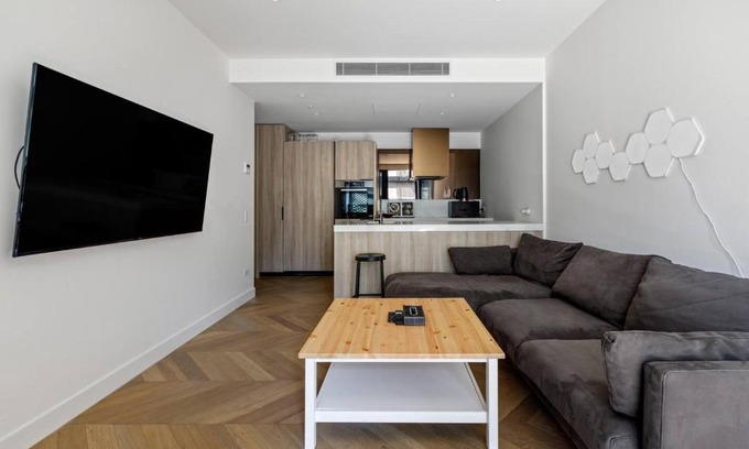 South Yarra Apartamento | The Claremont - Refined Resort Style Living