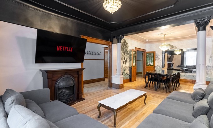 Hochelaga Apartamento | The Classic Backyard Subway & Parking