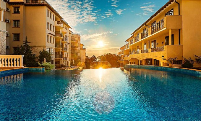 Obzor Complejo | The Cliff Beach Apartments