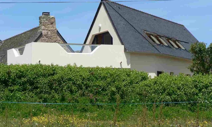 Saint-Pol-de-Leon Casa | The closest rental house to Ste Anne beach