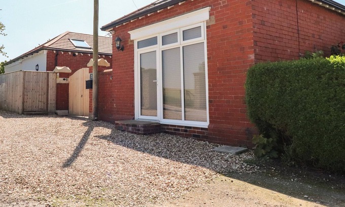 Hambleton Cabina | THE COACH HOUSE, pet friendly in Hambleton, Lancashire