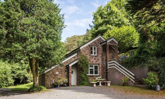 Kingsbridge Cabaña | The Coach House en Lower Coombe Royal, ideal para familias / amigos. Perros bienvenidos