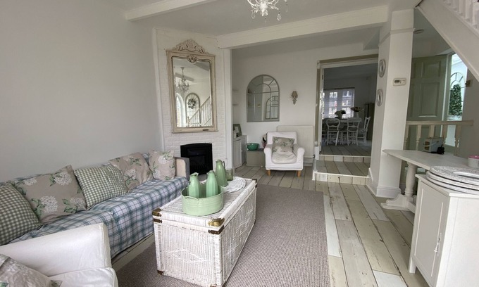South Norwood Casa | The Coach House, Three Bedrooms, Off Street Parking, Beautiful Views