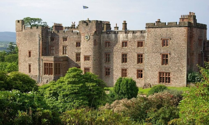 Ravenglass Casa | The Coachman's Quarters at Muncaster Castle