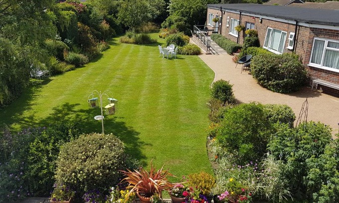 Selsey Cama Y Desayuno | The Coast Yard B & B and Garden Chalets