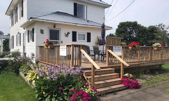 Cape Tormentine Casa | The Coastal Country House in New Brunswick