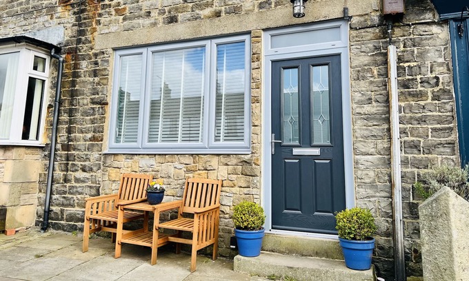 Barnard Castle Casa | THE COBBLERS, pet friendly, with open fire in Middleton-In-Teesdale