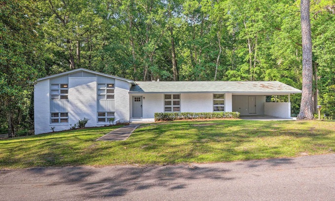 Columbia Casa | The Cola Gathering Spot - Sleeps 16 + Fire pit + 10 minutes to Downtown Columbia