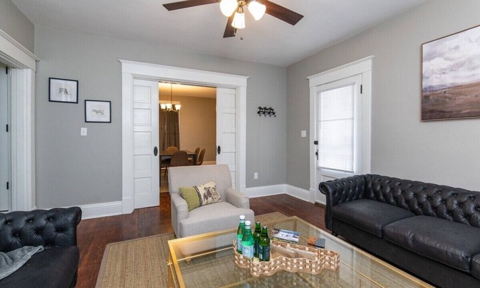 Richmond Apartamento | The Colonels Apartment is a freshly renovated 3bedroom 1bath downtown Richmond apartment