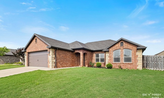 Bentonville - Fayetteville Casa | The Colorful Casa: Near AMP/Promenade/Bike Trails