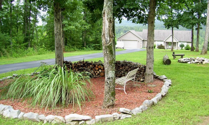Sloans Valley Casa | The Colyer Retreat - Beautiful view, a movie theatre, and spacious