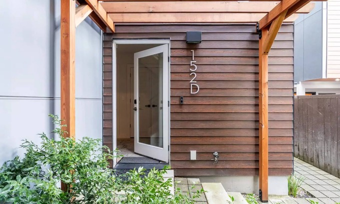 Mann Casa | The Comforts of Home in Capitol Hill