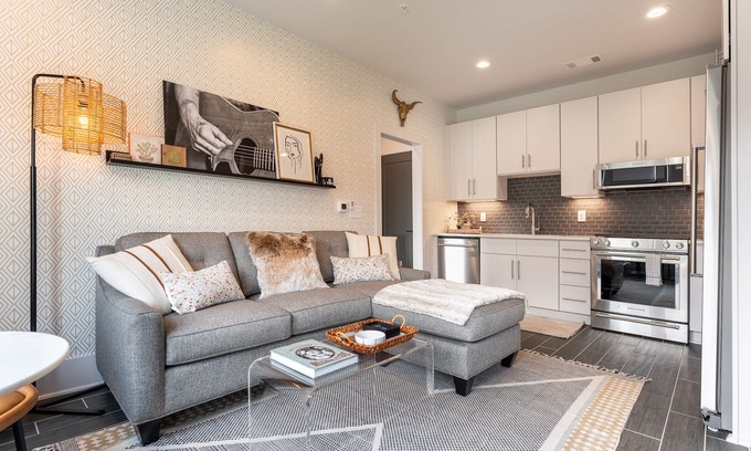 Hillsboro Village Condominio | The Commodore - Steps Away from Hillsboro Village