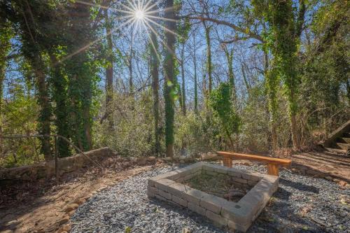 Athens Casa | The Complex on Bobbins Mill