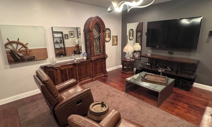 Old Northside Casa | The Conclave Experience - 2 bed, 1.5 Bath