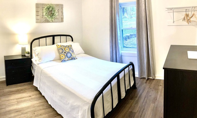 Cooksburg Cabina | The Cook Forest-dog friendly-free firewood-a/c