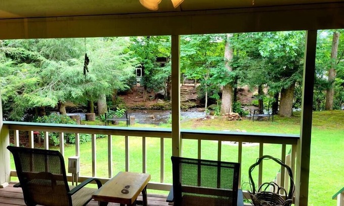 Valley Creek Run Casa | The Copper Lady Cottage in Maggie Valley