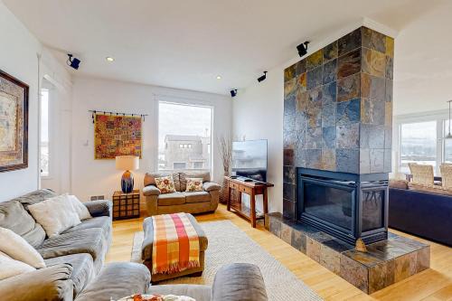 Bandon Casa | The Coquille River Retreat