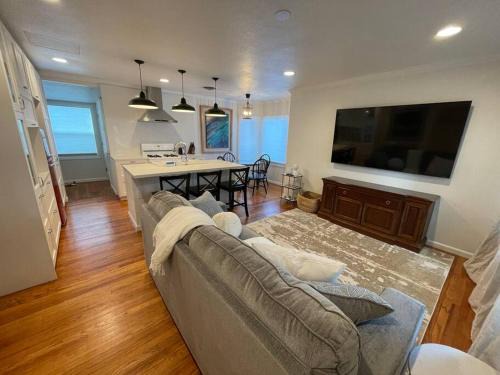 El Centro Villa | The Corner Cottage