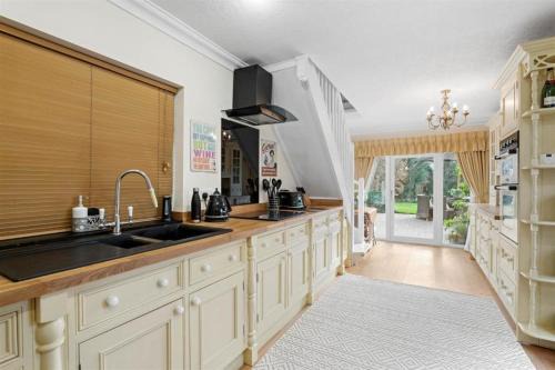 Evesham Apartamento | The Corner House, 36, Broadway Road,